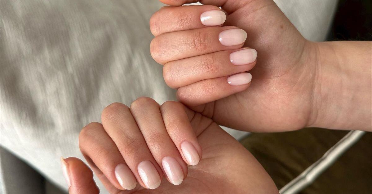 Las ‘cloud nails’ son las uñas ideales para quienes buscan un look discreto y sofisticado