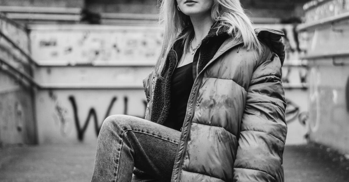 As ‘parkas’ serão a sensação da temporada, e é assim que você pode usá-las com tênis